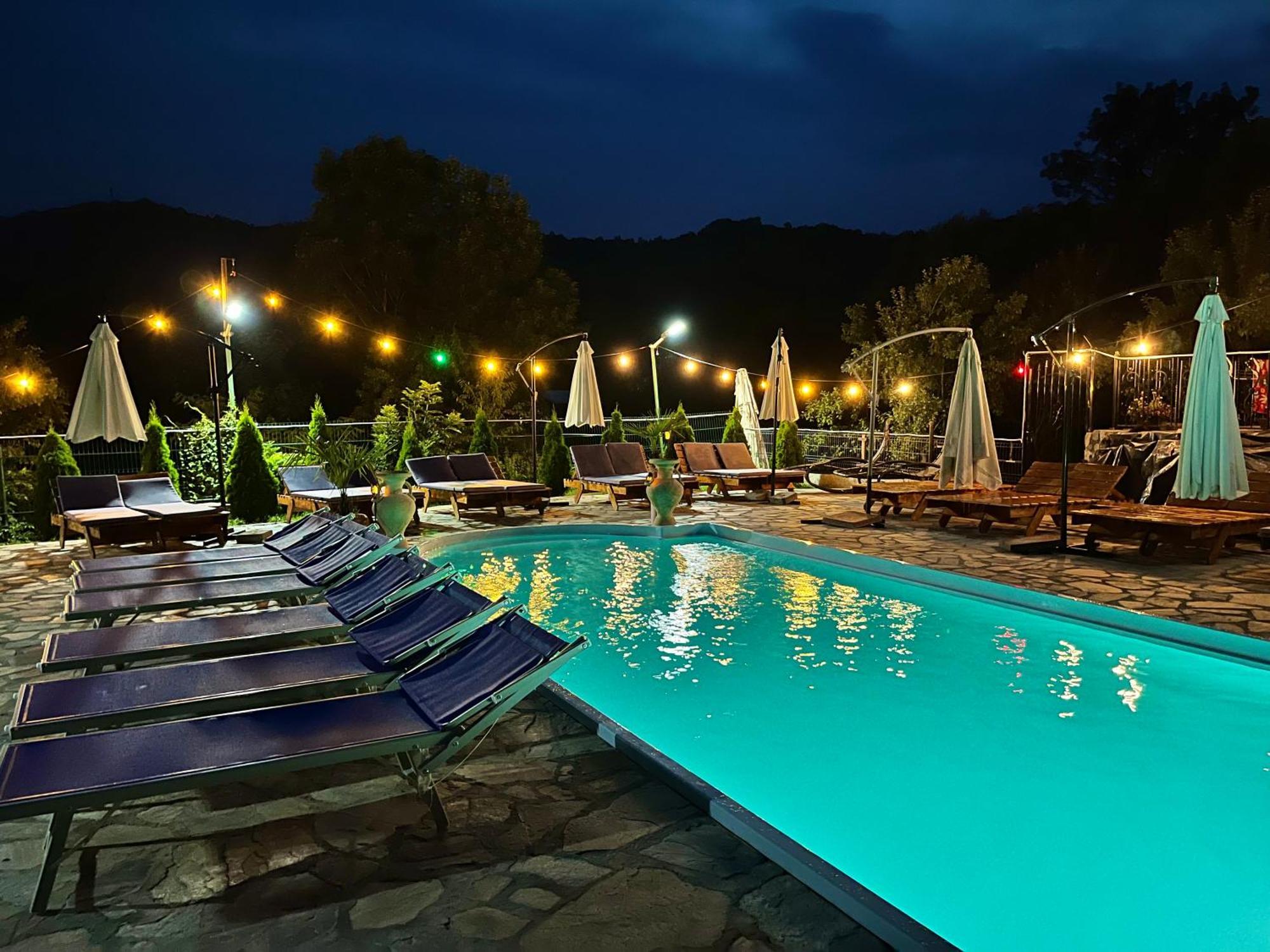 Pensiunea Portas Resort สเลอนิค ภายนอก รูปภาพ