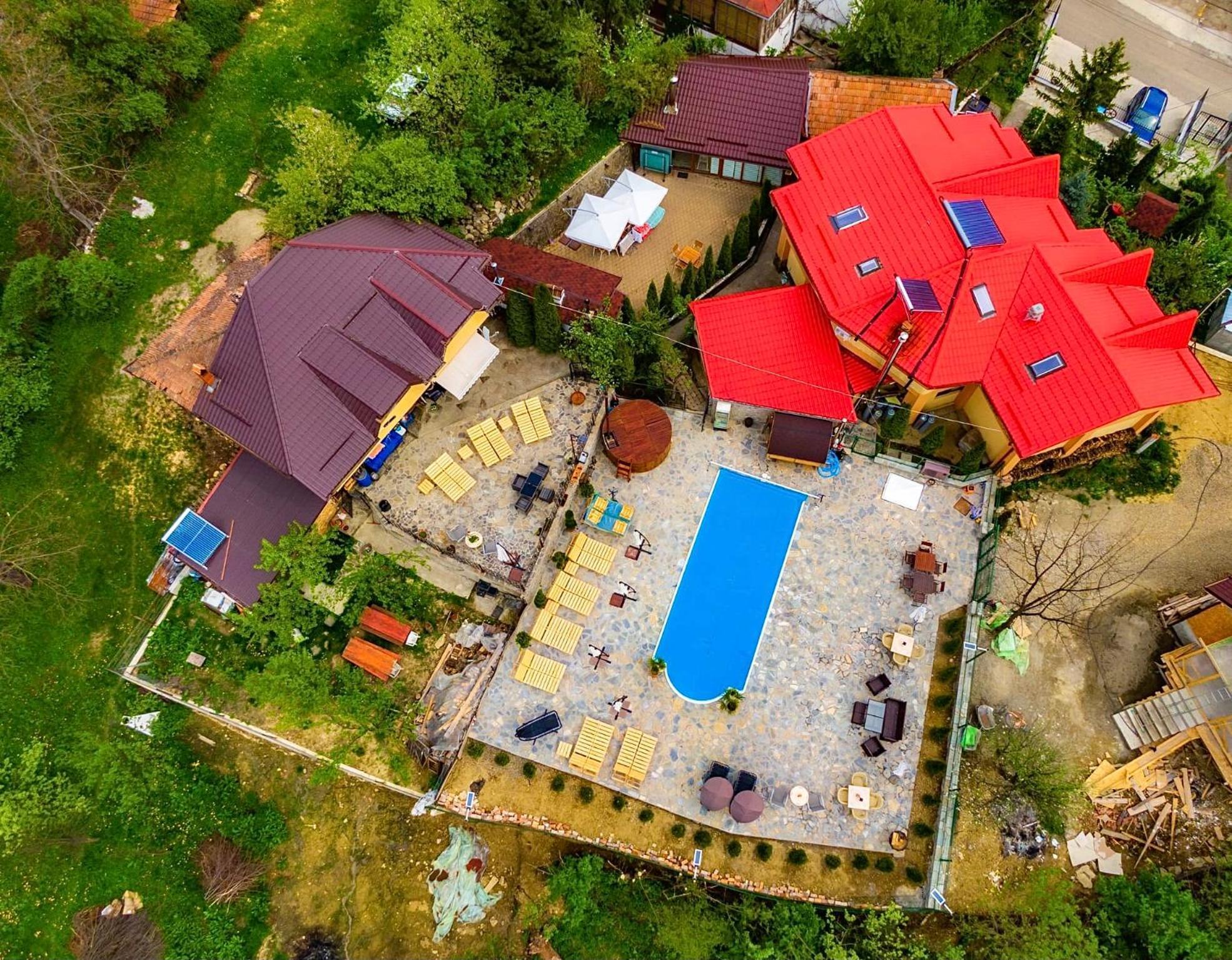 Pensiunea Portas Resort สเลอนิค ภายนอก รูปภาพ